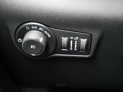 New 2026 Jeep Compass Limited image 18