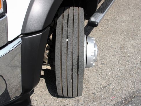 Used 2021 RAM 5500 Tradesman w/ Chrome Appearance Group image 42