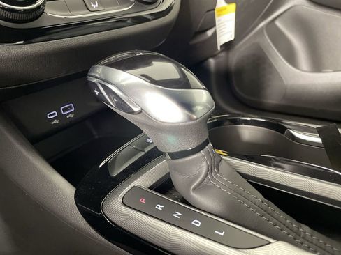 Used 2025 Buick Envista Sport Touring FWD image 15
