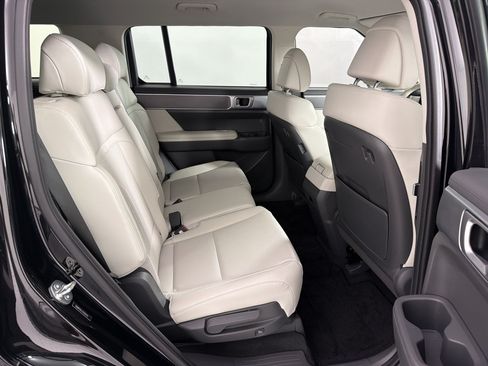 Used 2025 Hyundai Santa Fe SEL FWD image 29
