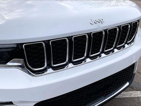 Used 2023 Jeep Grand Cherokee Limited image 30