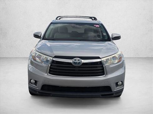 Used 2016 Toyota Highlander Limited w/ Driver Technology Package AWD/4WD image 2