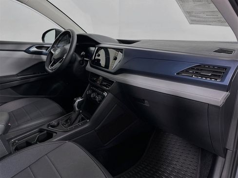 Used 2024 Volkswagen Taos SE w/ Panoramic Sunroof Package image 30