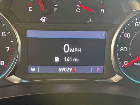 Used 2023 Chevrolet Traverse LT FWD image 23