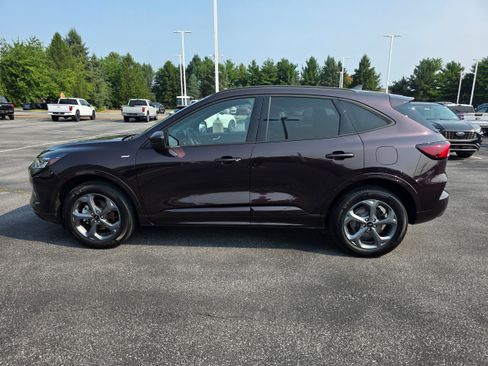 Used 2023 Ford Escape ST-Line Select w/ Tech Pack #2 AWD/4WD image 2