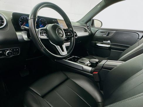 Used 2023 Mercedes-Benz GLB 250 4MATIC image 7
