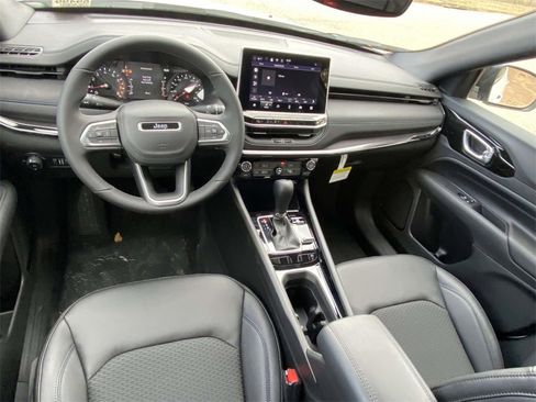 New 2026 Jeep Compass Latitude image 42