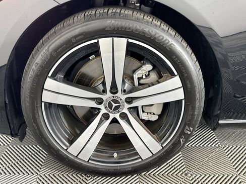 Used 2025 Mercedes-Benz C 300 Sedan image 36