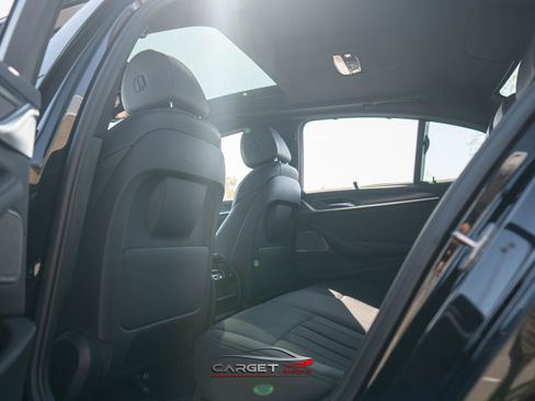 Used 2022 BMW 540i xDrive w/ M Sport Package image 14