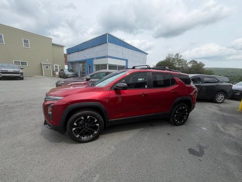 Used 2025 Chevrolet Equinox RS w/ Convenience Package III AWD/4WD image 2