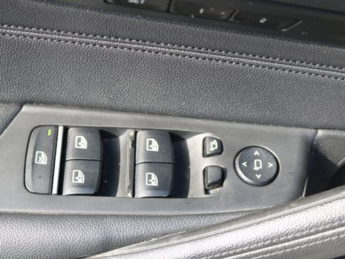 Used 2020 BMW 530i xDrive w/ Convenience Package image 16