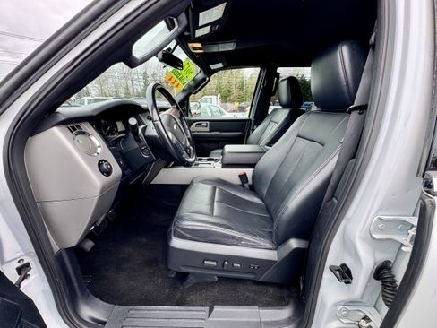 Used 2017 Ford Expedition Limited AWD/4WD image 9