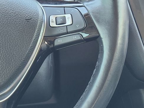 Used 2018 Volkswagen Tiguan SEL Premium image 29