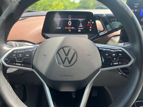 Used 2023 Volkswagen ID.4 Pro AWD/4WD image 18
