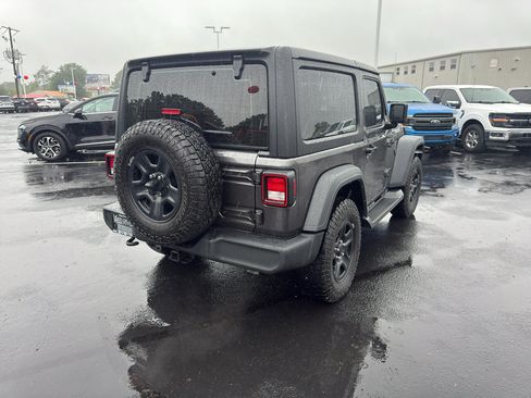 Used 2023 Jeep Wrangler Sport AWD/4WD image 6