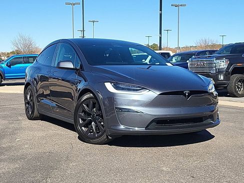 Used 2023 Tesla Model X image 2