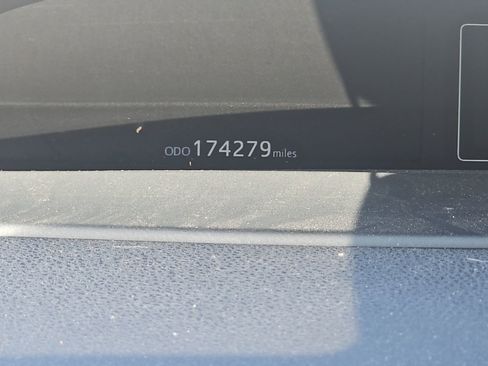 Used 2016 Toyota Prius Three Touring w/ Preferred Accessory Package image 7