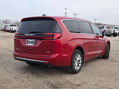 New 2026 Chrysler Pacifica Select AWD/4WD image 14