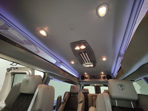 Used 2022 Chevrolet Express 2500 Extended w/ Enhanced Convenience Package RWD image 23