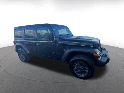Used 2025 Jeep Wrangler Unlimited Sport AWD/4WD image 2