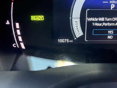 Used 2025 Toyota Camry SE w/ Convenience Package FWD image 22