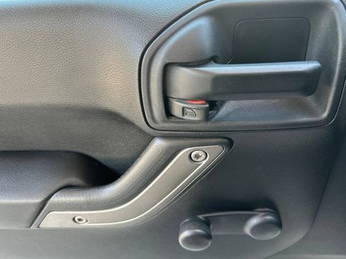 Used 2016 Jeep Wrangler Sport AWD/4WD image 11