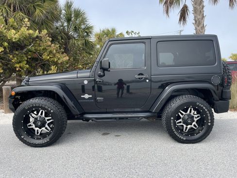 Used 2015 Jeep Wrangler Sport image 3