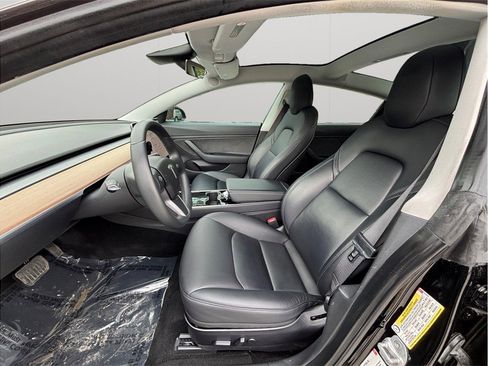 Used 2018 Tesla Model 3 Mid Range image 2