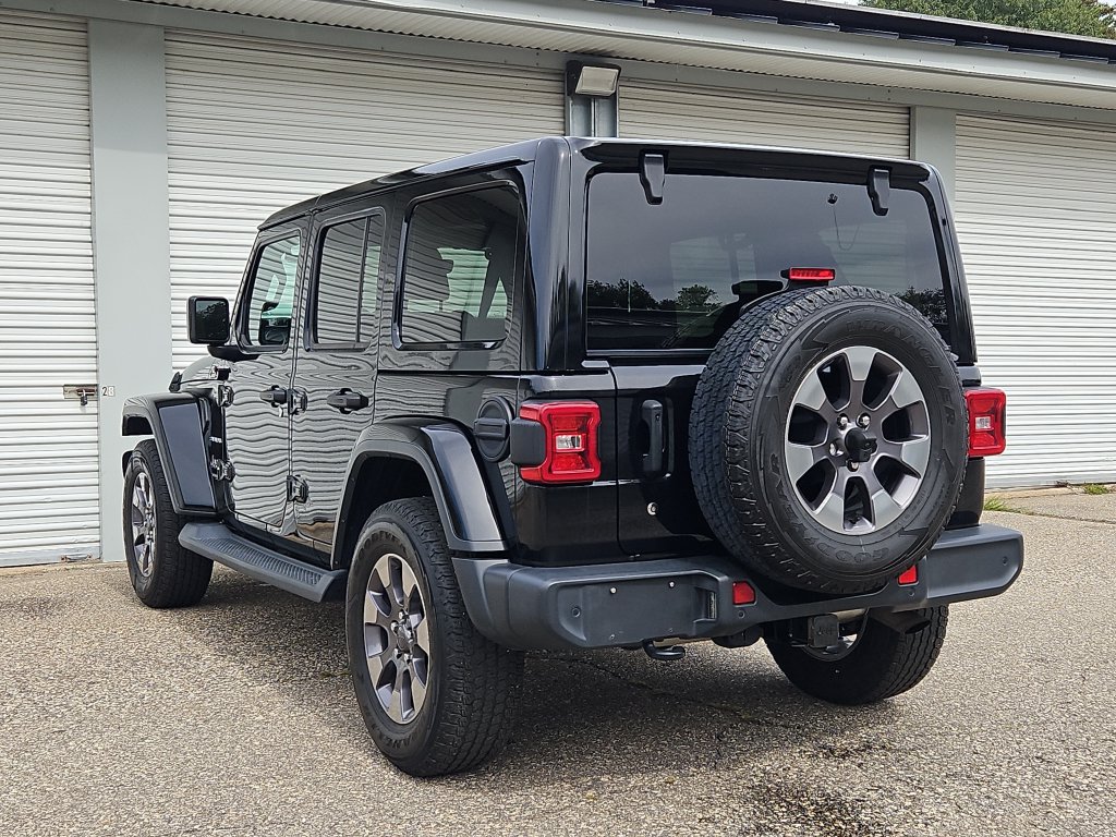 Used 2018 Jeep Wrangler Unlimited Sahara w/ Dual Top Group AWD/4WD image 3