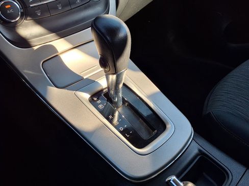 Used 2015 Nissan Sentra SV image 12