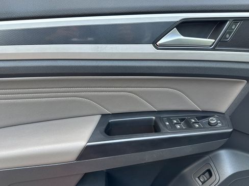 Used 2021 Volkswagen Atlas Cross Sport SEL image 11