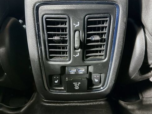 Used 2017 Jeep Grand Cherokee Limited AWD/4WD image 32