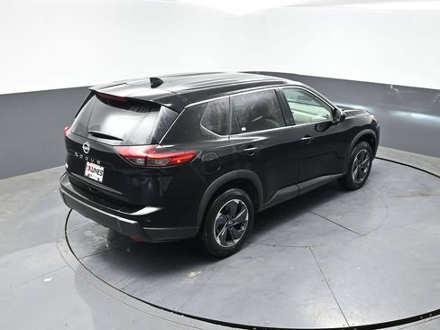 Used 2025 Nissan Rogue SV FWD image 40