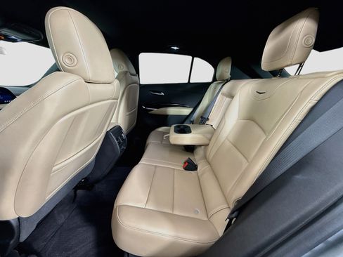 Used 2024 Cadillac XT4 Luxury w/ Cold Weather Package FWD image 26