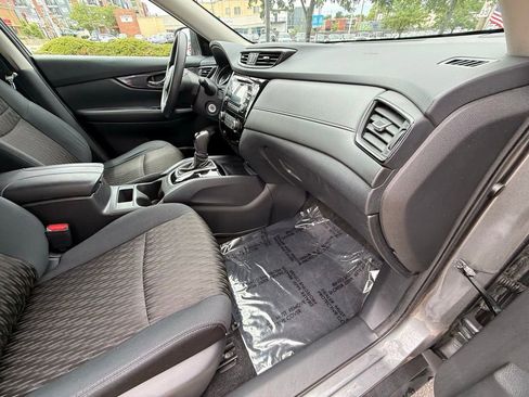 Used 2017 Nissan Rogue S AWD/4WD image 41