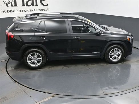 Used 2023 GMC Terrain SLE w/ Driver Convenience Package image 38