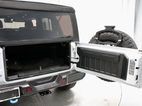 Used 2024 Jeep Wrangler Unlimited image 13