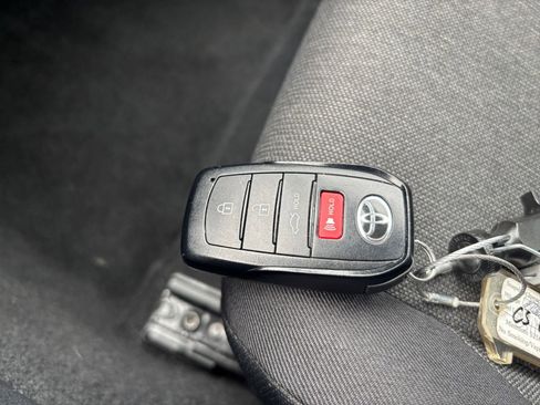 Used 2025 Toyota Camry LE image 22