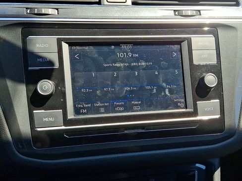 Used 2020 Volkswagen Tiguan S AWD/4WD image 16