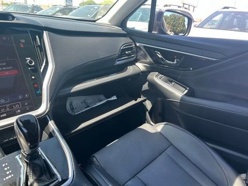 Used 2025 Subaru Outback Limited AWD/4WD image 19
