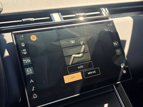 Certified 2025 Land Rover Range Rover Velar Dynamic SE AWD/4WD image 24