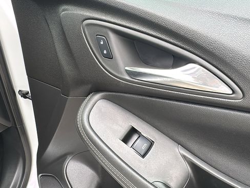 Used 2024 Buick Encore GX Sport Touring image 30