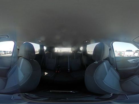 Used 2025 Chevrolet Blazer LT FWD image 42