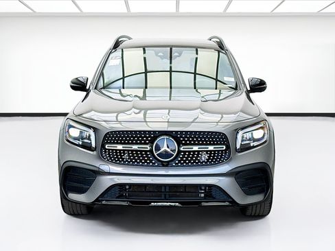 Used 2023 Mercedes-Benz GLB 250 image 2