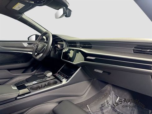 Used 2023 Audi RS 7 Sportback AWD/4WD image 37
