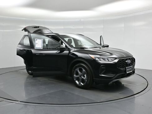 Certified 2025 Ford Escape ST-Line image 31