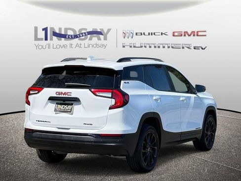 Certified 2024 GMC Terrain SLE w/ Driver Convenience Package AWD/4WD image 2