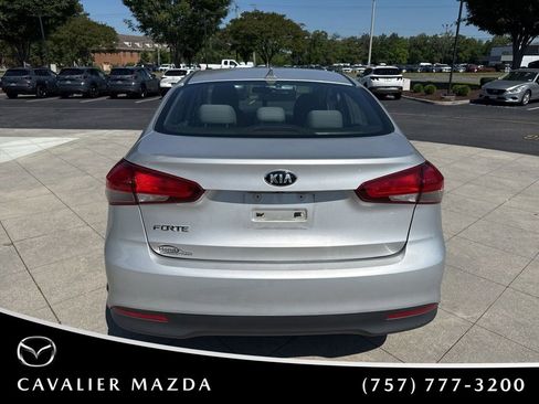 Used 2017 Kia Forte LX w/ LX Popular Package FWD image 8