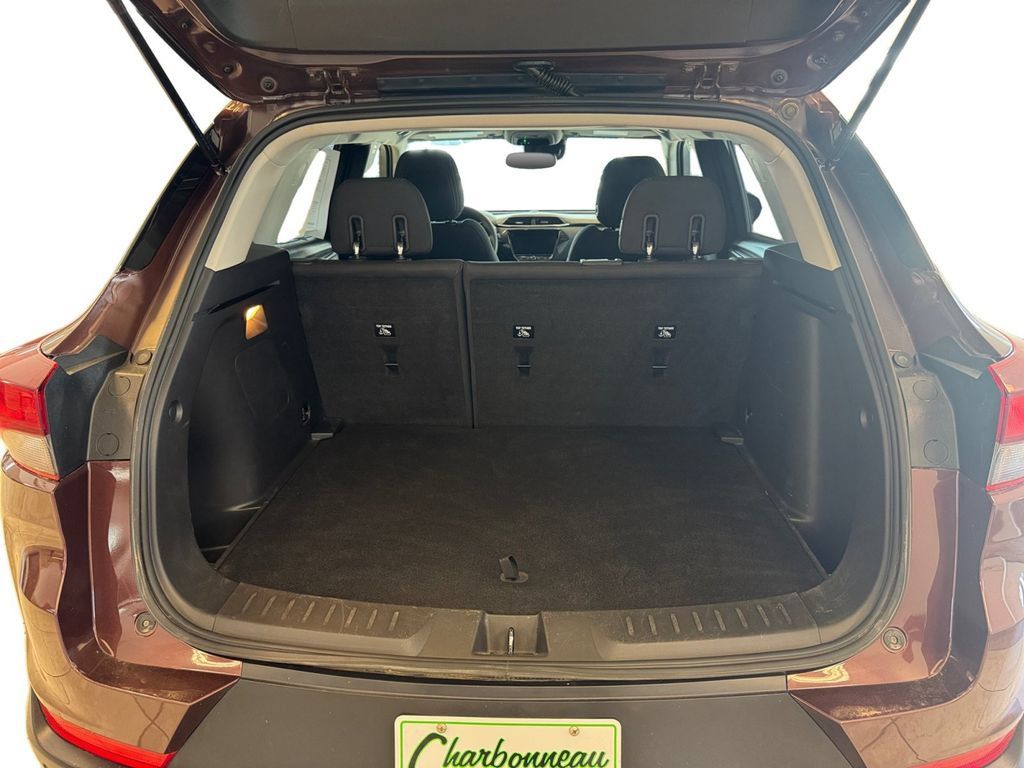 Used 2022 Chevrolet TrailBlazer LT w/ Convenience Package FWD image 19