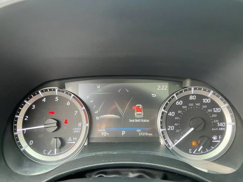 Used 2023 Toyota Highlander XLE AWD/4WD image 19
